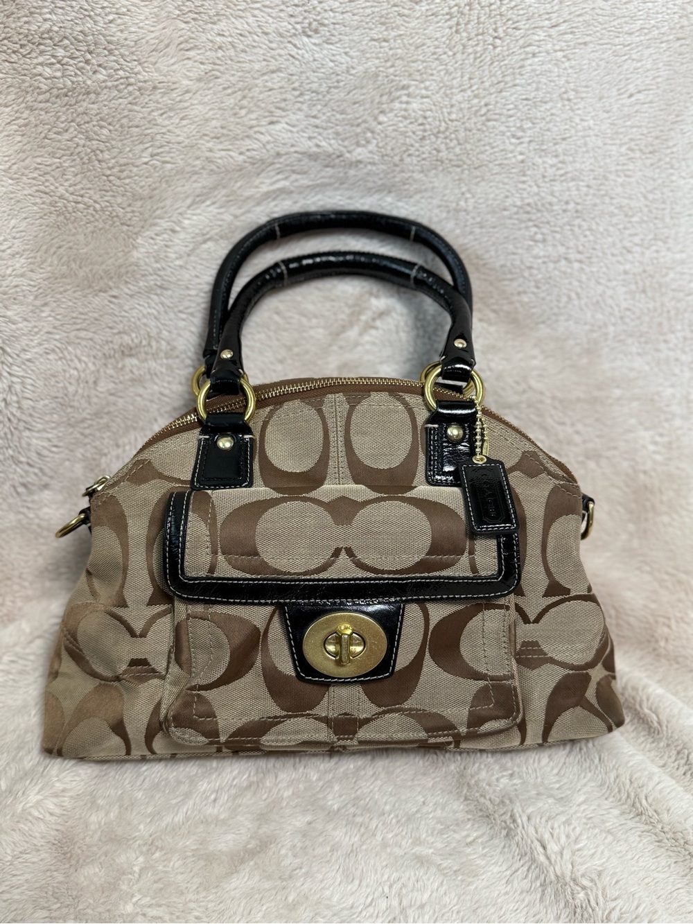 Coach Hamptons Signature Turnlock Satchel (2010) ✨